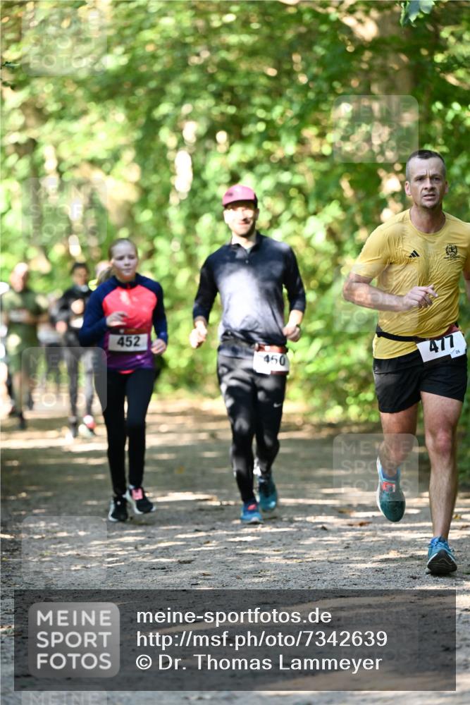 06.10.2024 - Bramfelder Halbmarathon 2024 Dr. Thomas Lammeyer http://msf.ph/oto/7342639 06.10.2024 10:53:43 Laufen 452, 450, 477, 26 meine-sportfotos.de