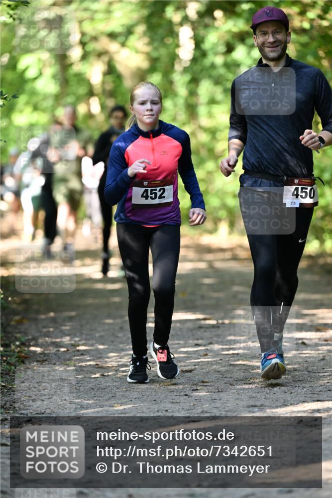 06.10.2024 - Bramfelder Halbmarathon 2024 Dr. Thomas Lammeyer http://msf.ph/oto/7342651 06.10.2024 10:53:44 Laufen 452, 450, 215 meine-sportfotos.de