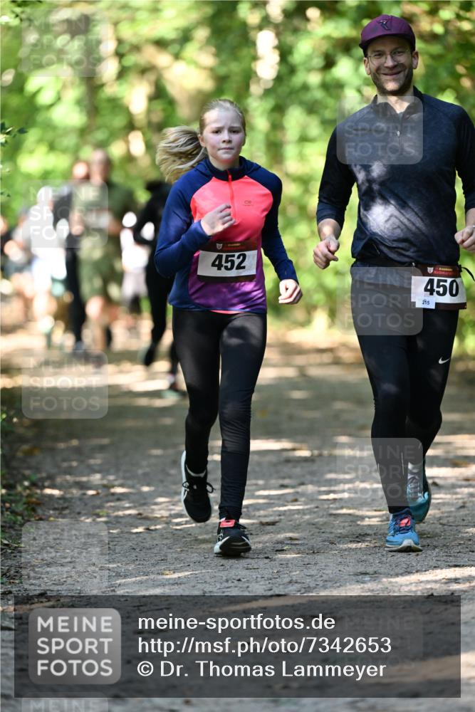 06.10.2024 - Bramfelder Halbmarathon 2024 Dr. Thomas Lammeyer http://msf.ph/oto/7342653 06.10.2024 10:53:44 Laufen 452, 33, 450, 215 meine-sportfotos.de