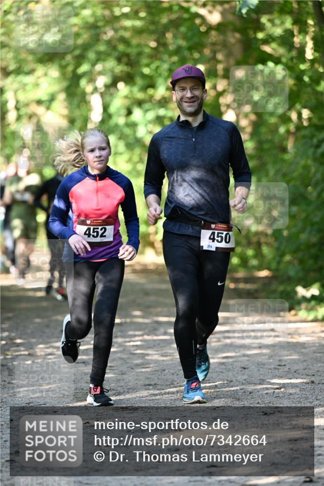 06.10.2024 - Bramfelder Halbmarathon 2024 Dr. Thomas Lammeyer http://msf.ph/oto/7342664 06.10.2024 10:53:45 Laufen 452, 450, 215 meine-sportfotos.de