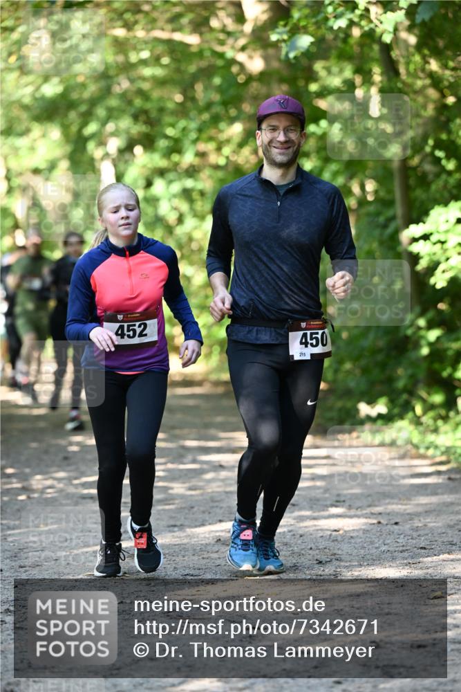 06.10.2024 - Bramfelder Halbmarathon 2024 Dr. Thomas Lammeyer http://msf.ph/oto/7342671 06.10.2024 10:53:46 Laufen 452, 450, 215 meine-sportfotos.de