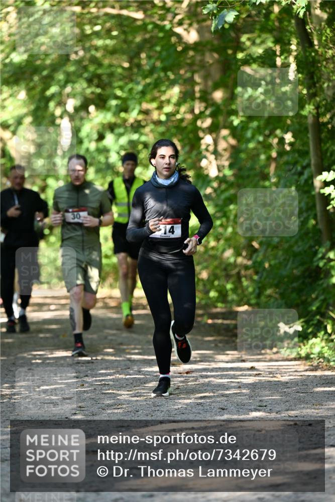 06.10.2024 - Bramfelder Halbmarathon 2024 Dr. Thomas Lammeyer http://msf.ph/oto/7342679 06.10.2024 10:53:48 Laufen 30, 14 meine-sportfotos.de