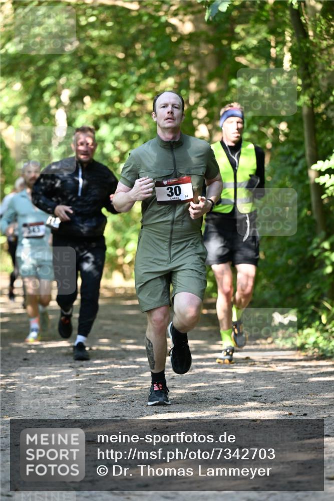 06.10.2024 - Bramfelder Halbmarathon 2024 Dr. Thomas Lammeyer http://msf.ph/oto/7342703 06.10.2024 10:53:51 Laufen 30, 84 meine-sportfotos.de