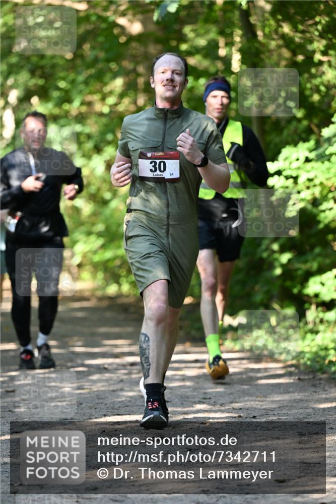 06.10.2024 - Bramfelder Halbmarathon 2024 Dr. Thomas Lammeyer http://msf.ph/oto/7342711 06.10.2024 10:53:51 Laufen 30, 84 meine-sportfotos.de