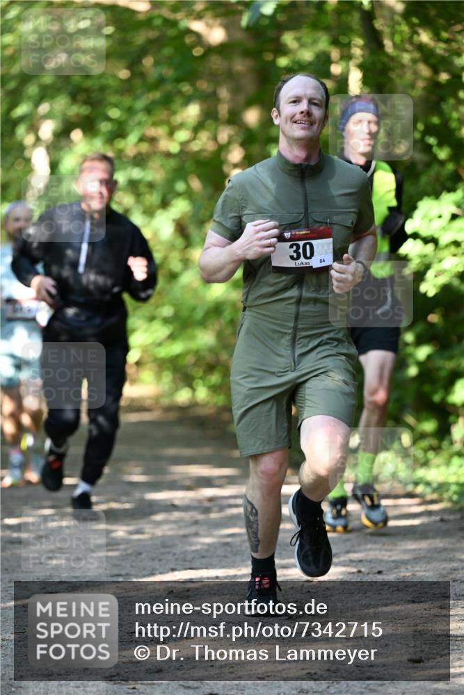 06.10.2024 - Bramfelder Halbmarathon 2024 Dr. Thomas Lammeyer http://msf.ph/oto/7342715 06.10.2024 10:53:51 Laufen 30, 84 meine-sportfotos.de