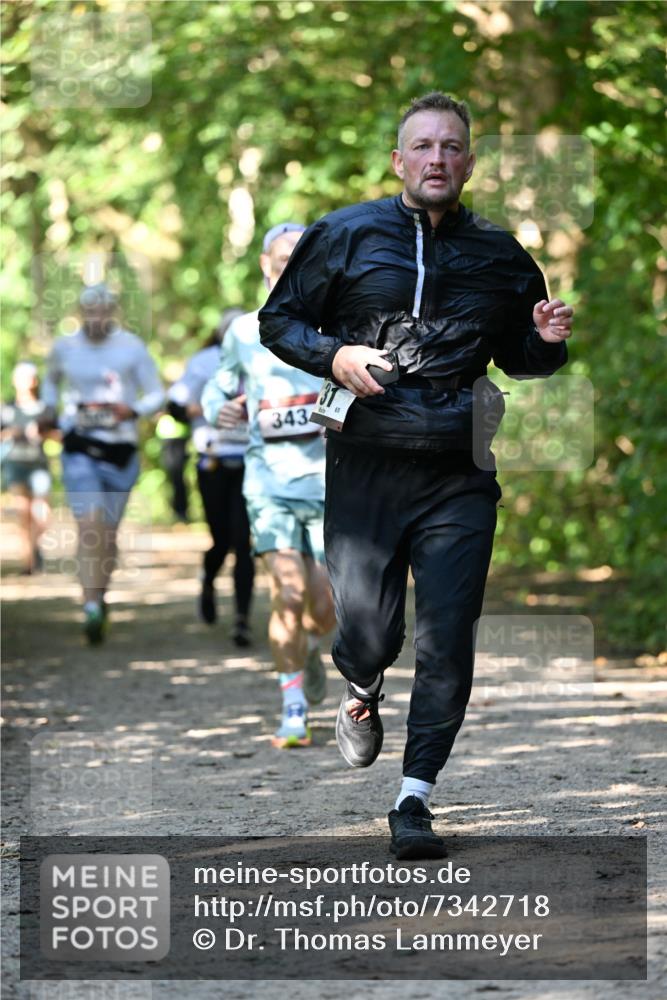 06.10.2024 - Bramfelder Halbmarathon 2024 Dr. Thomas Lammeyer http://msf.ph/oto/7342718 06.10.2024 10:53:53 Laufen 343 meine-sportfotos.de