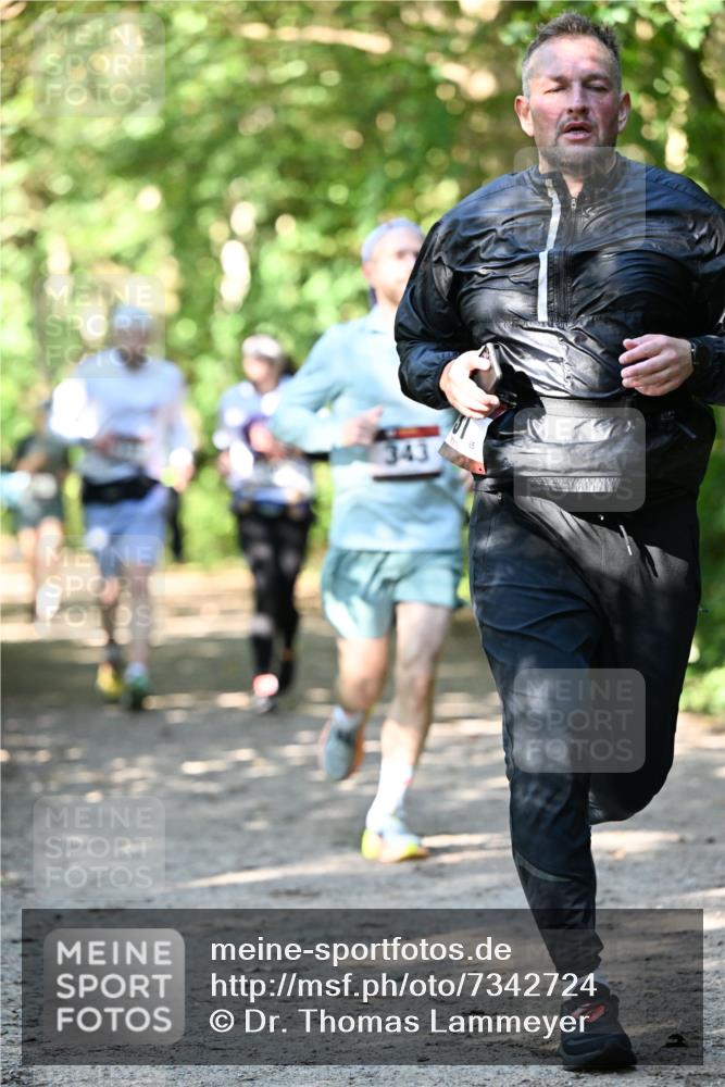 06.10.2024 - Bramfelder Halbmarathon 2024 Dr. Thomas Lammeyer http://msf.ph/oto/7342724 06.10.2024 10:53:54 Laufen  meine-sportfotos.de