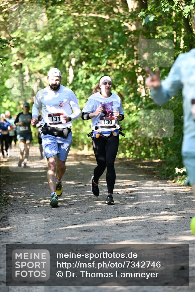 06.10.2024 - Bramfelder Halbmarathon 2024 Dr. Thomas Lammeyer http://msf.ph/oto/7342746 06.10.2024 10:53:56 Laufen 131, 130 meine-sportfotos.de