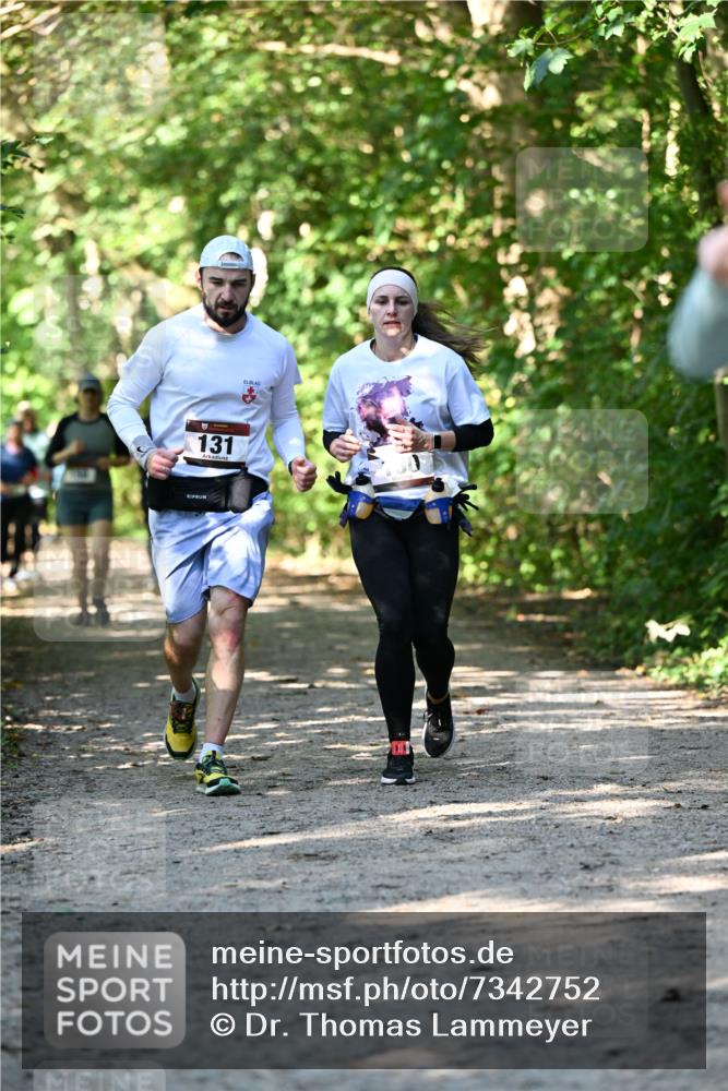 06.10.2024 - Bramfelder Halbmarathon 2024 Dr. Thomas Lammeyer http://msf.ph/oto/7342752 06.10.2024 10:53:56 Laufen 131 meine-sportfotos.de