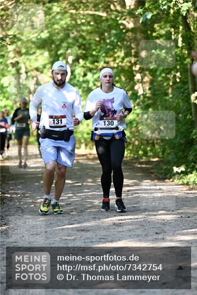 06.10.2024 - Bramfelder Halbmarathon 2024 Dr. Thomas Lammeyer http://msf.ph/oto/7342754 06.10.2024 10:53:56 Laufen 131, 130 meine-sportfotos.de