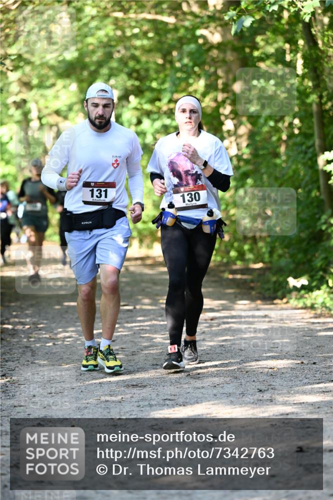06.10.2024 - Bramfelder Halbmarathon 2024 Dr. Thomas Lammeyer http://msf.ph/oto/7342763 06.10.2024 10:53:57 Laufen 131, 130 meine-sportfotos.de