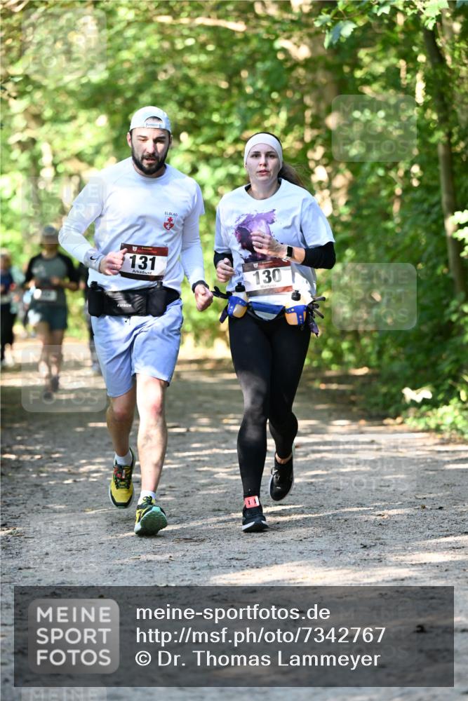 06.10.2024 - Bramfelder Halbmarathon 2024 Dr. Thomas Lammeyer http://msf.ph/oto/7342767 06.10.2024 10:53:57 Laufen 131, 130 meine-sportfotos.de
