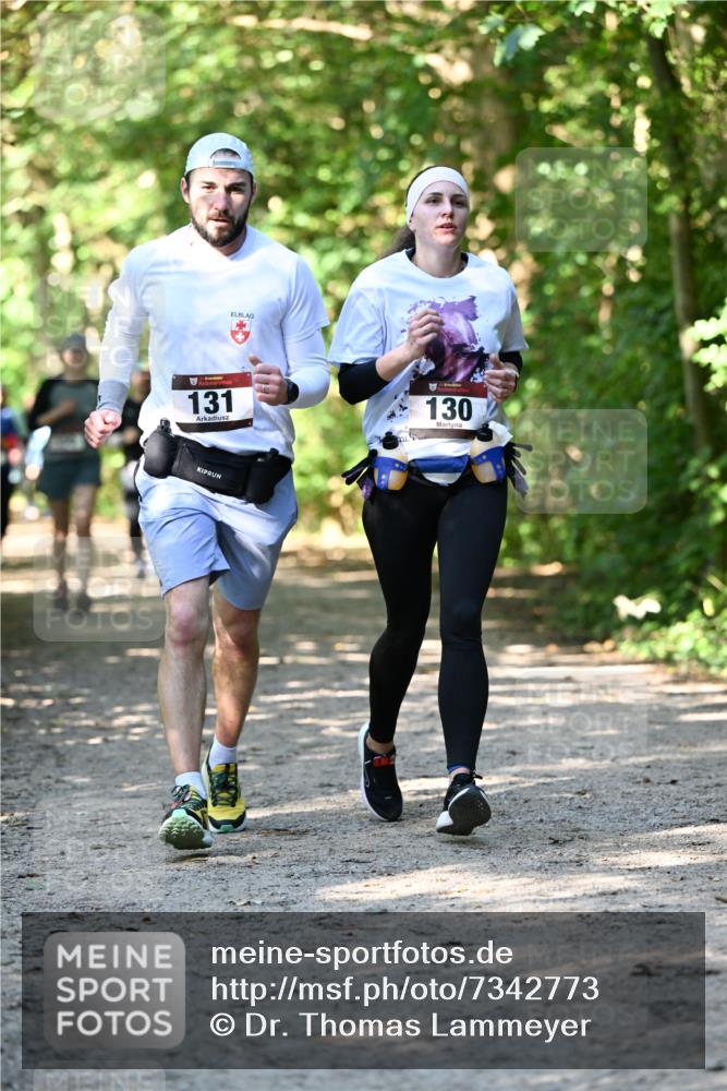 06.10.2024 - Bramfelder Halbmarathon 2024 Dr. Thomas Lammeyer http://msf.ph/oto/7342773 06.10.2024 10:53:57 Laufen 131, 130 meine-sportfotos.de