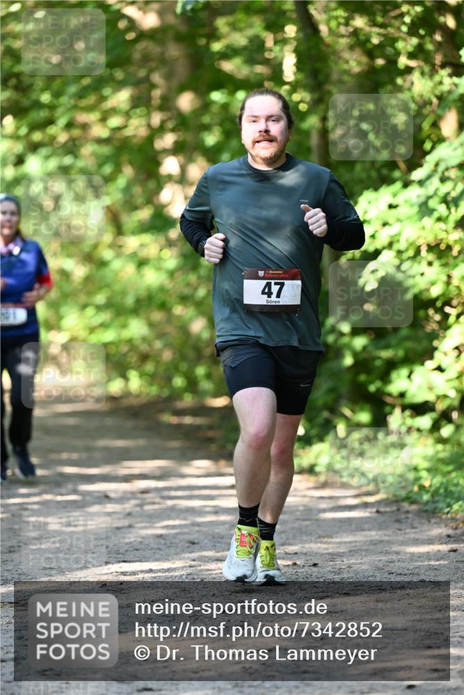 06.10.2024 - Bramfelder Halbmarathon 2024 Dr. Thomas Lammeyer http://msf.ph/oto/7342852 06.10.2024 10:54:05 Laufen 47 meine-sportfotos.de