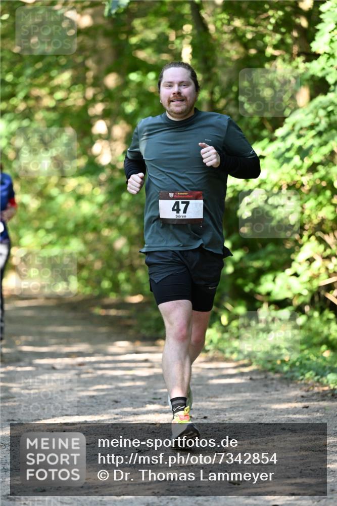 06.10.2024 - Bramfelder Halbmarathon 2024 Dr. Thomas Lammeyer http://msf.ph/oto/7342854 06.10.2024 10:54:05 Laufen 33, 47 meine-sportfotos.de