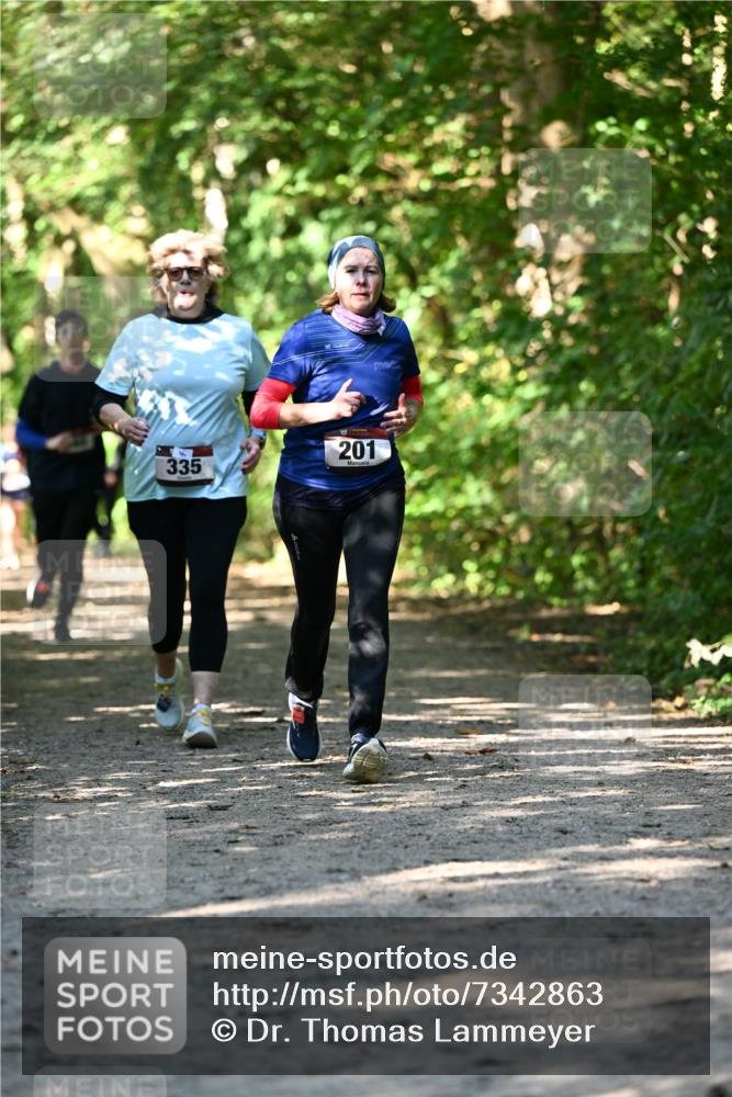 06.10.2024 - Bramfelder Halbmarathon 2024 Dr. Thomas Lammeyer http://msf.ph/oto/7342863 06.10.2024 10:54:06 Laufen 335, 201 meine-sportfotos.de