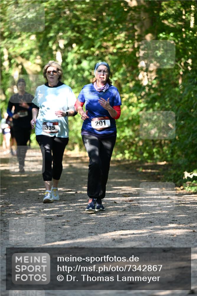 06.10.2024 - Bramfelder Halbmarathon 2024 Dr. Thomas Lammeyer http://msf.ph/oto/7342867 06.10.2024 10:54:06 Laufen 335, 201 meine-sportfotos.de