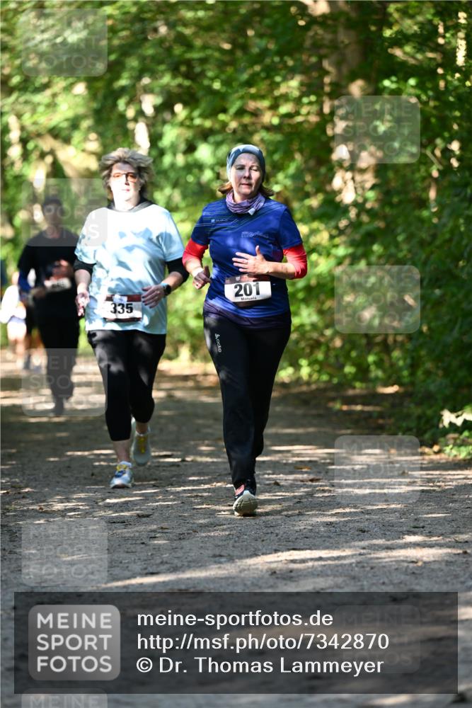 06.10.2024 - Bramfelder Halbmarathon 2024 Dr. Thomas Lammeyer http://msf.ph/oto/7342870 06.10.2024 10:54:07 Laufen 335, 201 meine-sportfotos.de