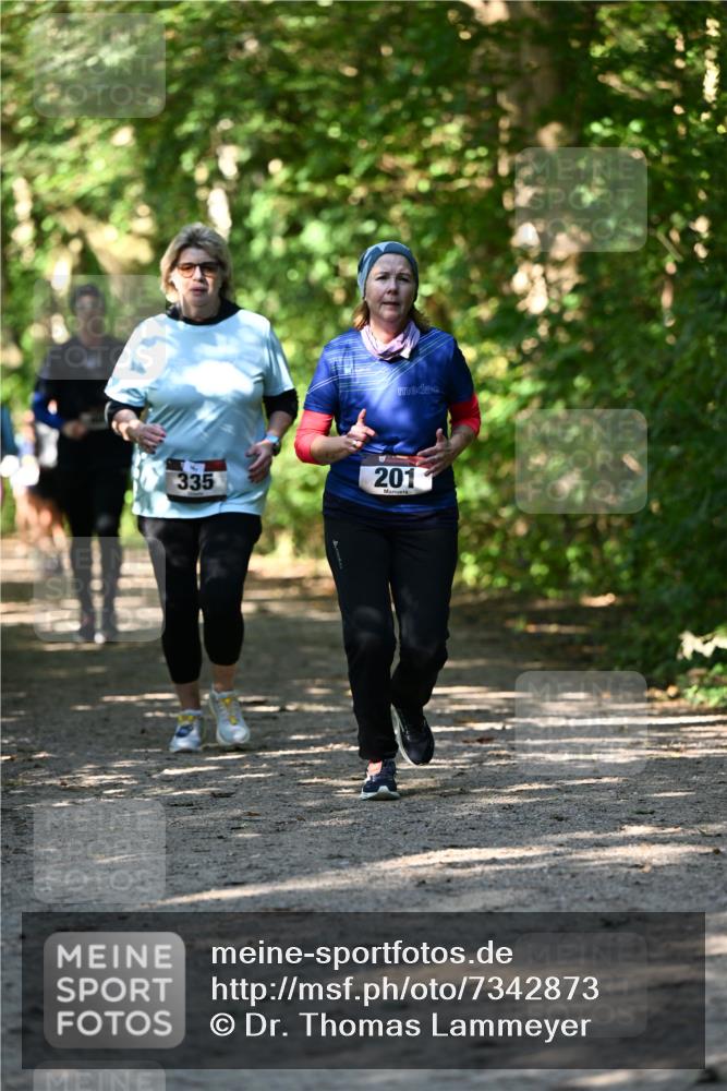 06.10.2024 - Bramfelder Halbmarathon 2024 Dr. Thomas Lammeyer http://msf.ph/oto/7342873 06.10.2024 10:54:07 Laufen 335, 201 meine-sportfotos.de