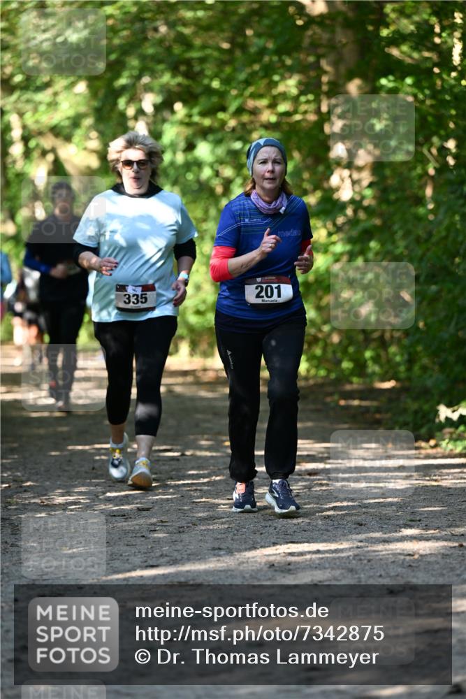 06.10.2024 - Bramfelder Halbmarathon 2024 Dr. Thomas Lammeyer http://msf.ph/oto/7342875 06.10.2024 10:54:07 Laufen 335, 201 meine-sportfotos.de