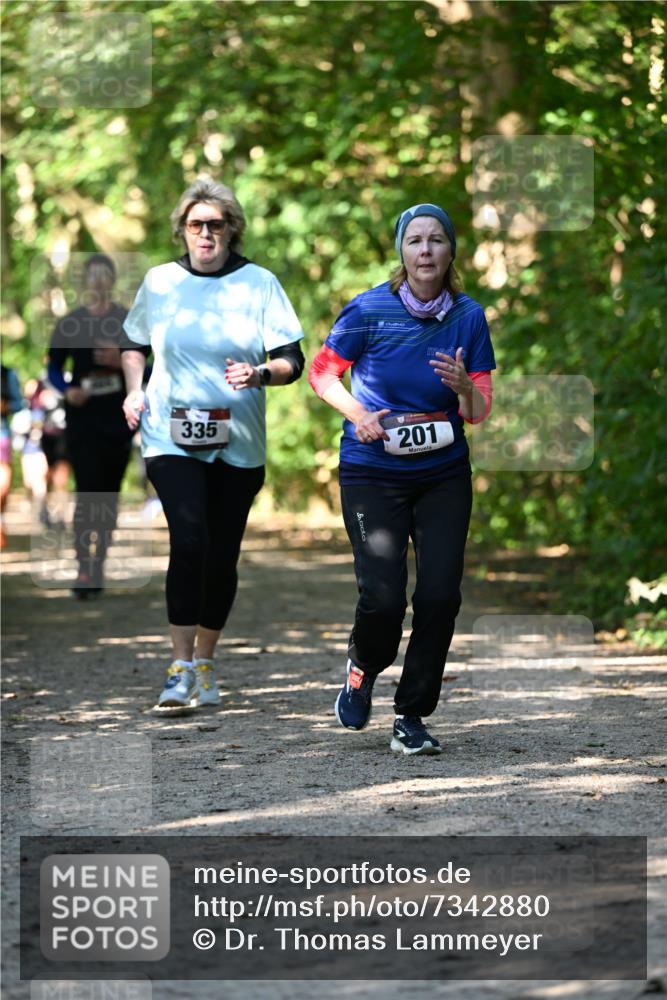 06.10.2024 - Bramfelder Halbmarathon 2024 Dr. Thomas Lammeyer http://msf.ph/oto/7342880 06.10.2024 10:54:07 Laufen 335, 201 meine-sportfotos.de