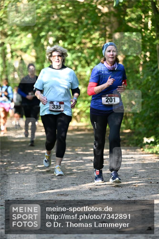 06.10.2024 - Bramfelder Halbmarathon 2024 Dr. Thomas Lammeyer http://msf.ph/oto/7342891 06.10.2024 10:54:08 Laufen 335, 201 meine-sportfotos.de
