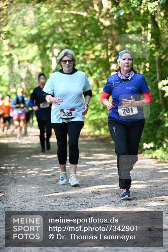 06.10.2024 - Bramfelder Halbmarathon 2024 Dr. Thomas Lammeyer http://msf.ph/oto/7342901 06.10.2024 10:54:08 Laufen 335, 201 meine-sportfotos.de