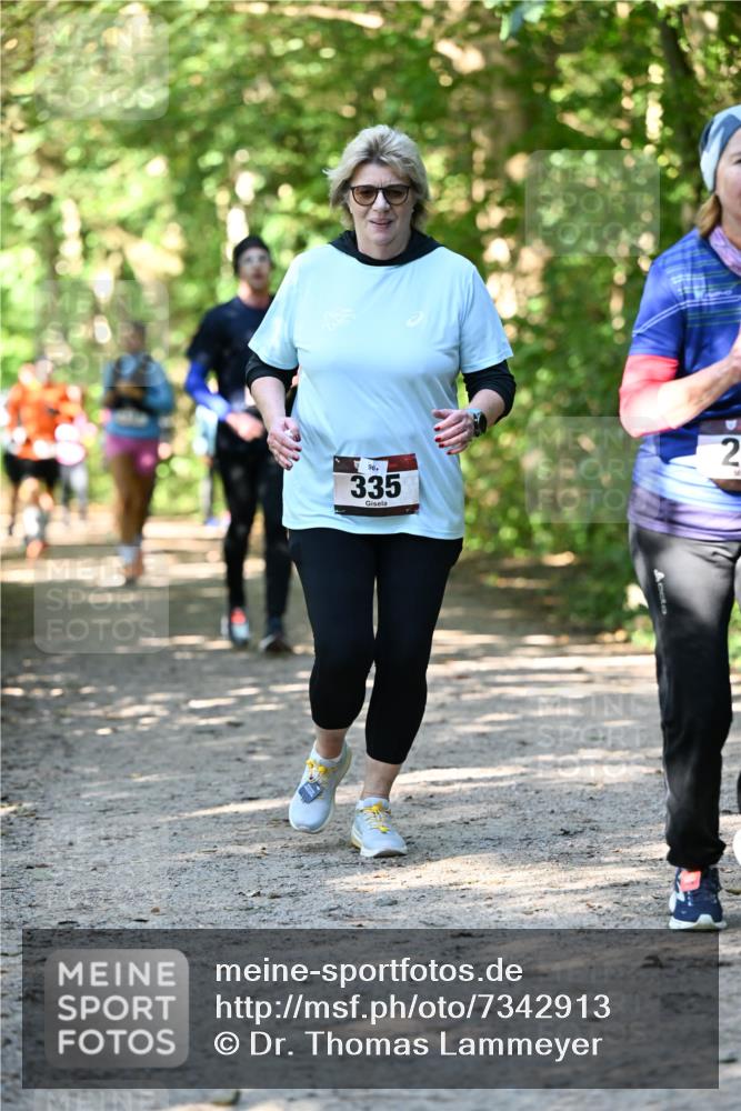 06.10.2024 - Bramfelder Halbmarathon 2024 Dr. Thomas Lammeyer http://msf.ph/oto/7342913 06.10.2024 10:54:09 Laufen 335, 2 meine-sportfotos.de