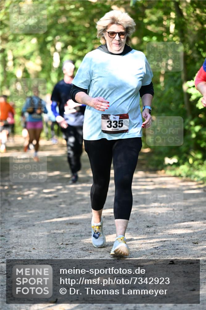 06.10.2024 - Bramfelder Halbmarathon 2024 Dr. Thomas Lammeyer http://msf.ph/oto/7342923 06.10.2024 10:54:10 Laufen 96, 335 meine-sportfotos.de
