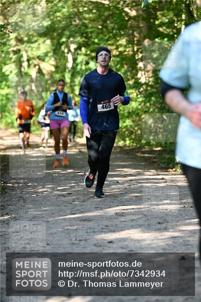 06.10.2024 - Bramfelder Halbmarathon 2024 Dr. Thomas Lammeyer http://msf.ph/oto/7342934 06.10.2024 10:54:11 Laufen 414, 465 meine-sportfotos.de