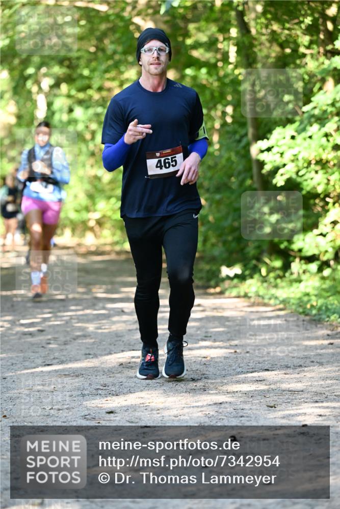 06.10.2024 - Bramfelder Halbmarathon 2024 Dr. Thomas Lammeyer http://msf.ph/oto/7342954 06.10.2024 10:54:12 Laufen 465 meine-sportfotos.de