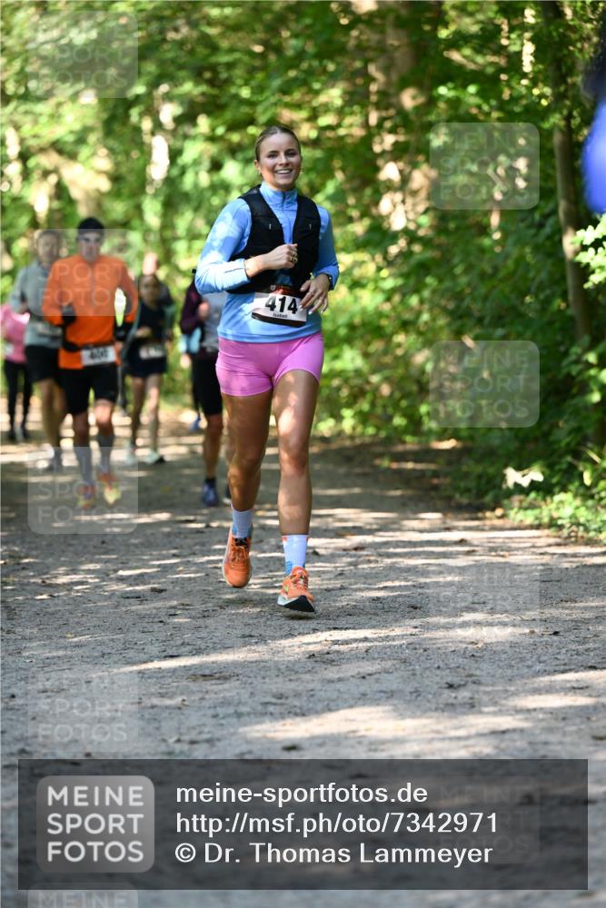 06.10.2024 - Bramfelder Halbmarathon 2024 Dr. Thomas Lammeyer http://msf.ph/oto/7342971 06.10.2024 10:54:14 Laufen 414 meine-sportfotos.de