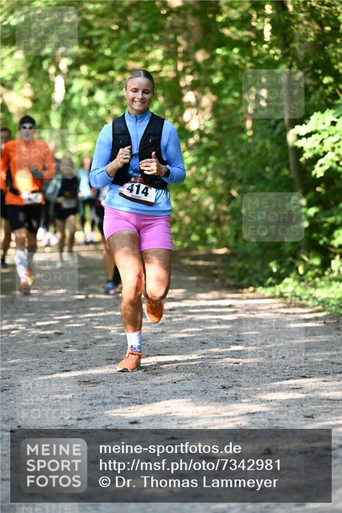 06.10.2024 - Bramfelder Halbmarathon 2024 Dr. Thomas Lammeyer http://msf.ph/oto/7342981 06.10.2024 10:54:14 Laufen 414 meine-sportfotos.de