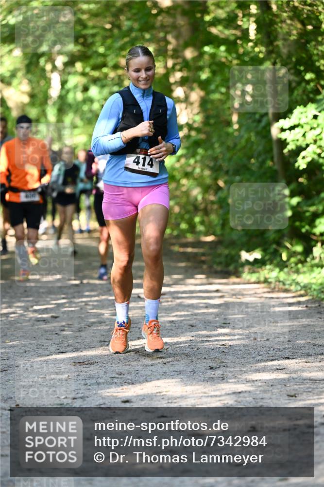 06.10.2024 - Bramfelder Halbmarathon 2024 Dr. Thomas Lammeyer http://msf.ph/oto/7342984 06.10.2024 10:54:15 Laufen 414 meine-sportfotos.de