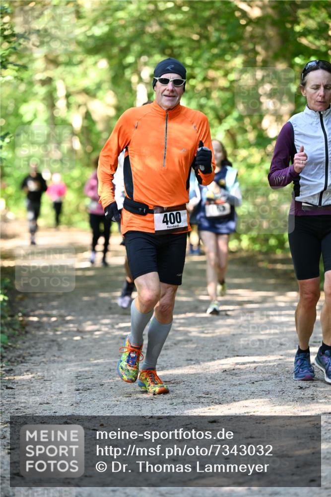 06.10.2024 - Bramfelder Halbmarathon 2024 Dr. Thomas Lammeyer http://msf.ph/oto/7343032 06.10.2024 10:54:18 Laufen 400 meine-sportfotos.de