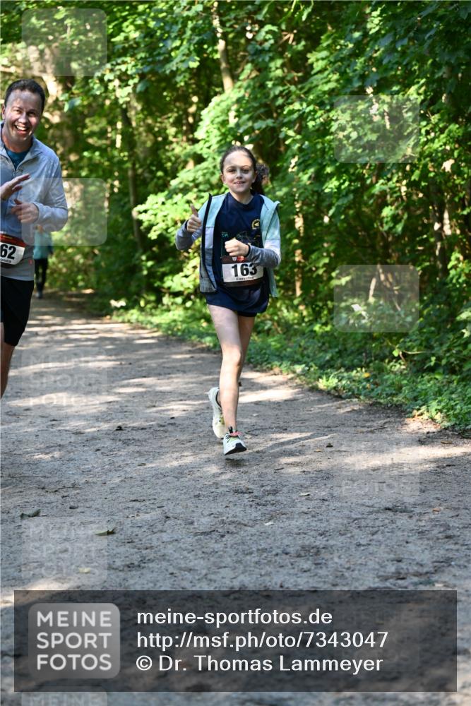 06.10.2024 - Bramfelder Halbmarathon 2024 Dr. Thomas Lammeyer http://msf.ph/oto/7343047 06.10.2024 10:54:22 Laufen 62, 163 meine-sportfotos.de