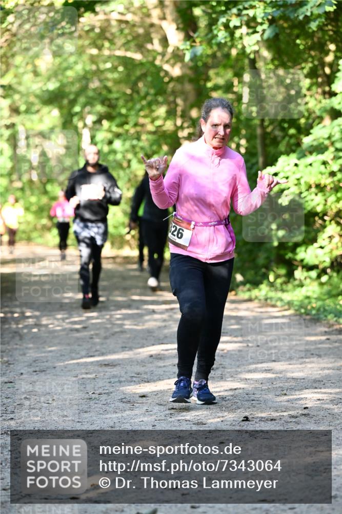 06.10.2024 - Bramfelder Halbmarathon 2024 Dr. Thomas Lammeyer http://msf.ph/oto/7343064 06.10.2024 10:54:27 Laufen 26 meine-sportfotos.de
