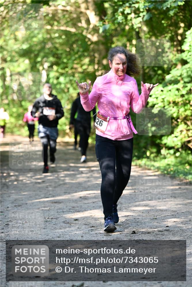 06.10.2024 - Bramfelder Halbmarathon 2024 Dr. Thomas Lammeyer http://msf.ph/oto/7343065 06.10.2024 10:54:27 Laufen 26 meine-sportfotos.de