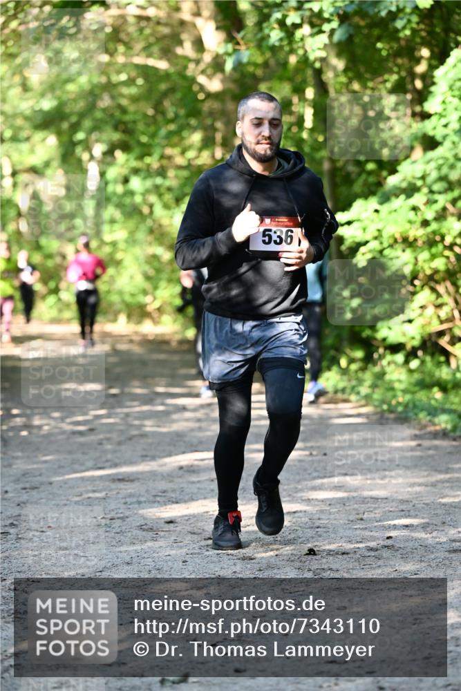 06.10.2024 - Bramfelder Halbmarathon 2024 Dr. Thomas Lammeyer http://msf.ph/oto/7343110 06.10.2024 10:54:30 Laufen 536 meine-sportfotos.de