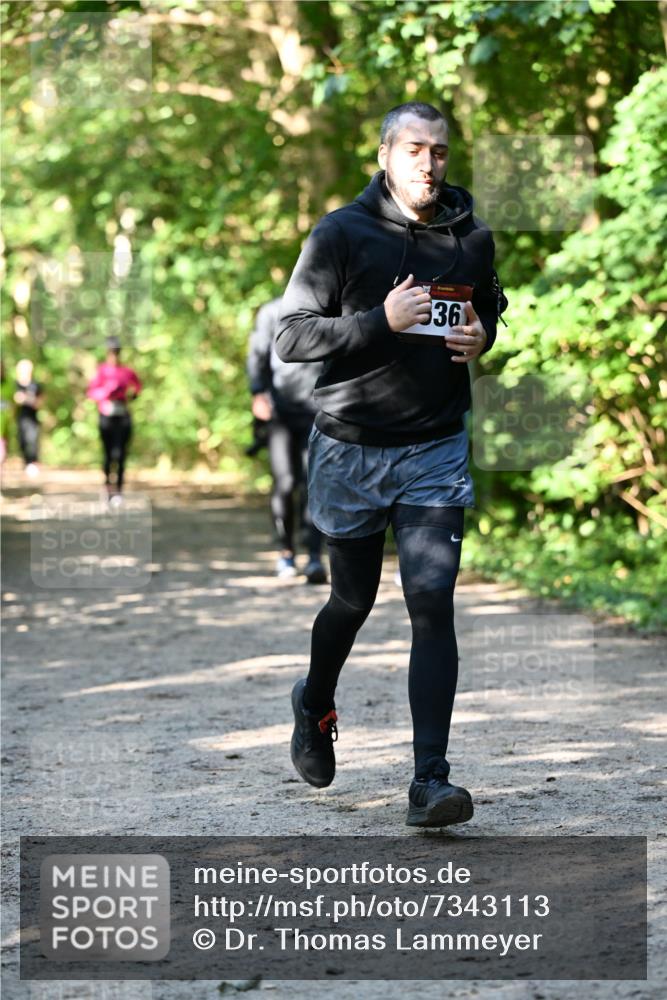 06.10.2024 - Bramfelder Halbmarathon 2024 Dr. Thomas Lammeyer http://msf.ph/oto/7343113 06.10.2024 10:54:30 Laufen 36 meine-sportfotos.de