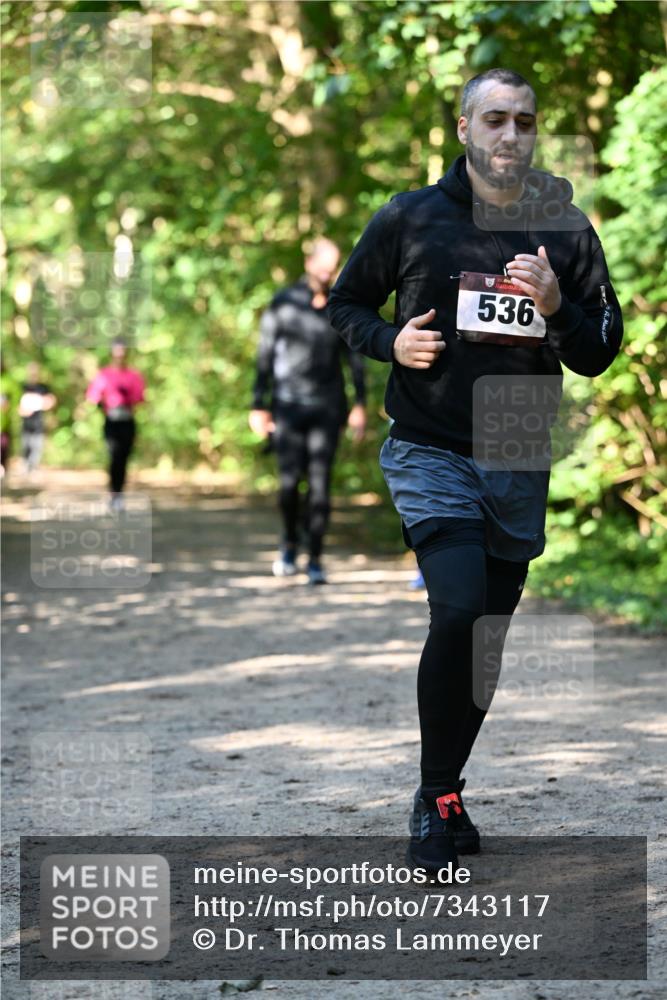 06.10.2024 - Bramfelder Halbmarathon 2024 Dr. Thomas Lammeyer http://msf.ph/oto/7343117 06.10.2024 10:54:30 Laufen 989 meine-sportfotos.de
