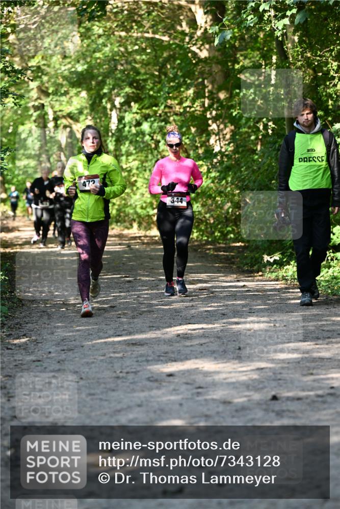 06.10.2024 - Bramfelder Halbmarathon 2024 Dr. Thomas Lammeyer http://msf.ph/oto/7343128 06.10.2024 10:54:36 Laufen 472, 344 meine-sportfotos.de