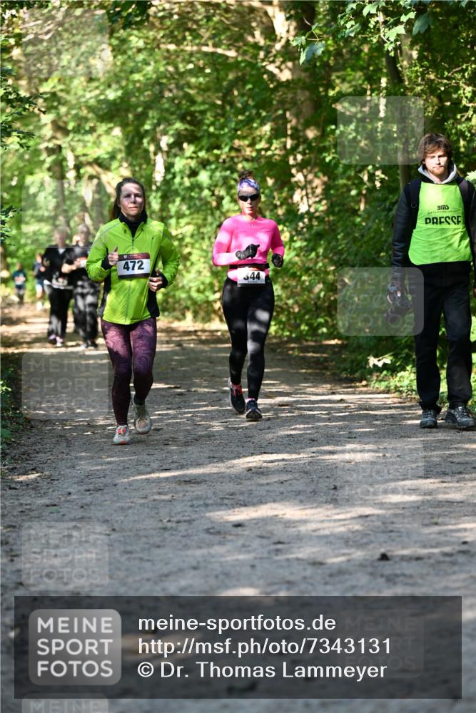 06.10.2024 - Bramfelder Halbmarathon 2024 Dr. Thomas Lammeyer http://msf.ph/oto/7343131 06.10.2024 10:54:36 Laufen 472, 344 meine-sportfotos.de