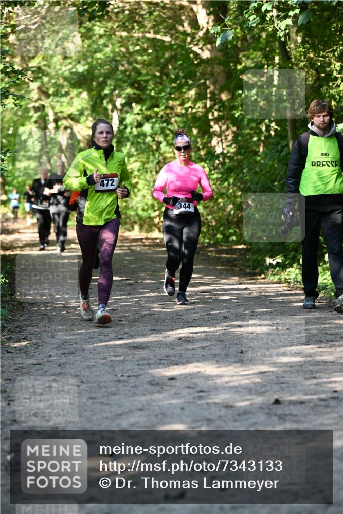 06.10.2024 - Bramfelder Halbmarathon 2024 Dr. Thomas Lammeyer http://msf.ph/oto/7343133 06.10.2024 10:54:37 Laufen 472, 344 meine-sportfotos.de