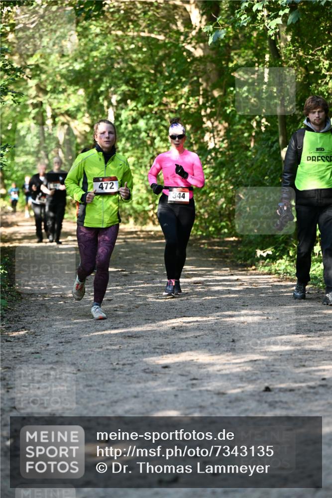 06.10.2024 - Bramfelder Halbmarathon 2024 Dr. Thomas Lammeyer http://msf.ph/oto/7343135 06.10.2024 10:54:37 Laufen 472, 344 meine-sportfotos.de