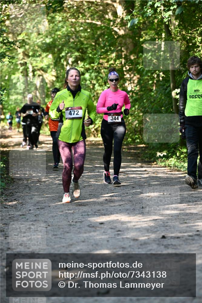 06.10.2024 - Bramfelder Halbmarathon 2024 Dr. Thomas Lammeyer http://msf.ph/oto/7343138 06.10.2024 10:54:37 Laufen 472, 344 meine-sportfotos.de