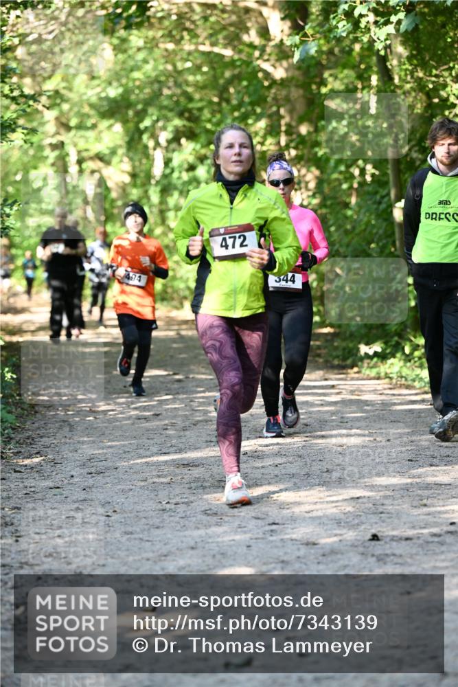 06.10.2024 - Bramfelder Halbmarathon 2024 Dr. Thomas Lammeyer http://msf.ph/oto/7343139 06.10.2024 10:54:38 Laufen 494, 472, 344 meine-sportfotos.de