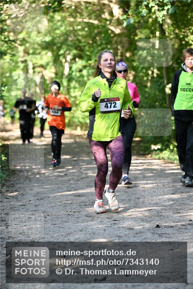 06.10.2024 - Bramfelder Halbmarathon 2024 Dr. Thomas Lammeyer http://msf.ph/oto/7343140 06.10.2024 10:54:38 Laufen 472, 3713 meine-sportfotos.de