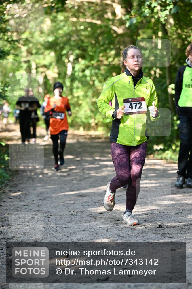 06.10.2024 - Bramfelder Halbmarathon 2024 Dr. Thomas Lammeyer http://msf.ph/oto/7343142 06.10.2024 10:54:38 Laufen 472 meine-sportfotos.de
