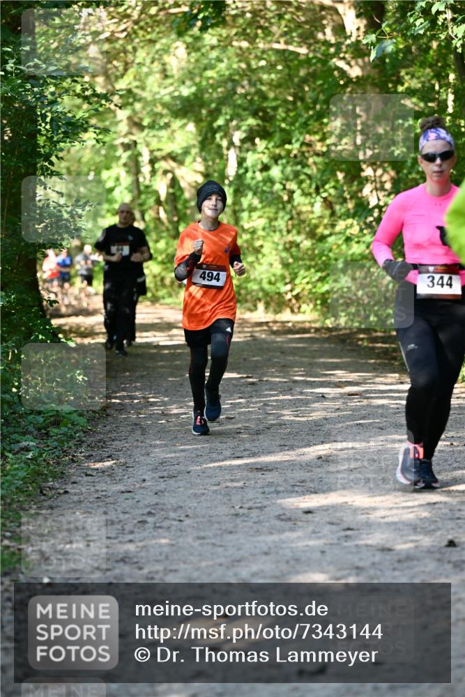06.10.2024 - Bramfelder Halbmarathon 2024 Dr. Thomas Lammeyer http://msf.ph/oto/7343144 06.10.2024 10:54:39 Laufen 344, 494 meine-sportfotos.de